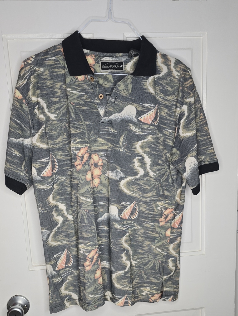 Field & Stream Gray Tropical Print Polo with Black Collar